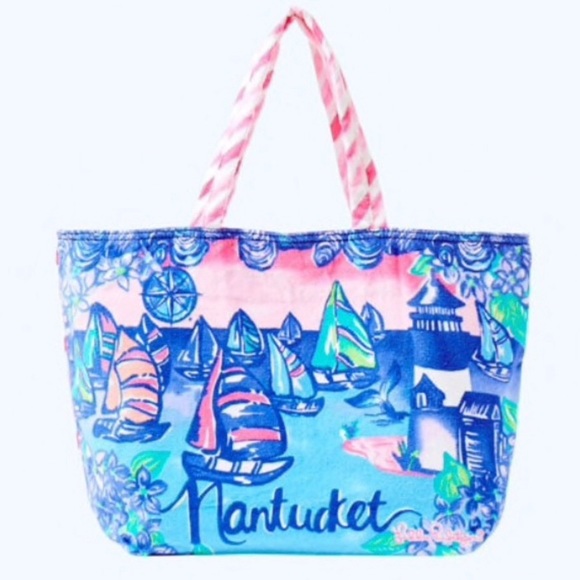 Lilly Pulitzer Handbags - Lilly Pulitzer Destination Nantucket Beach Tote